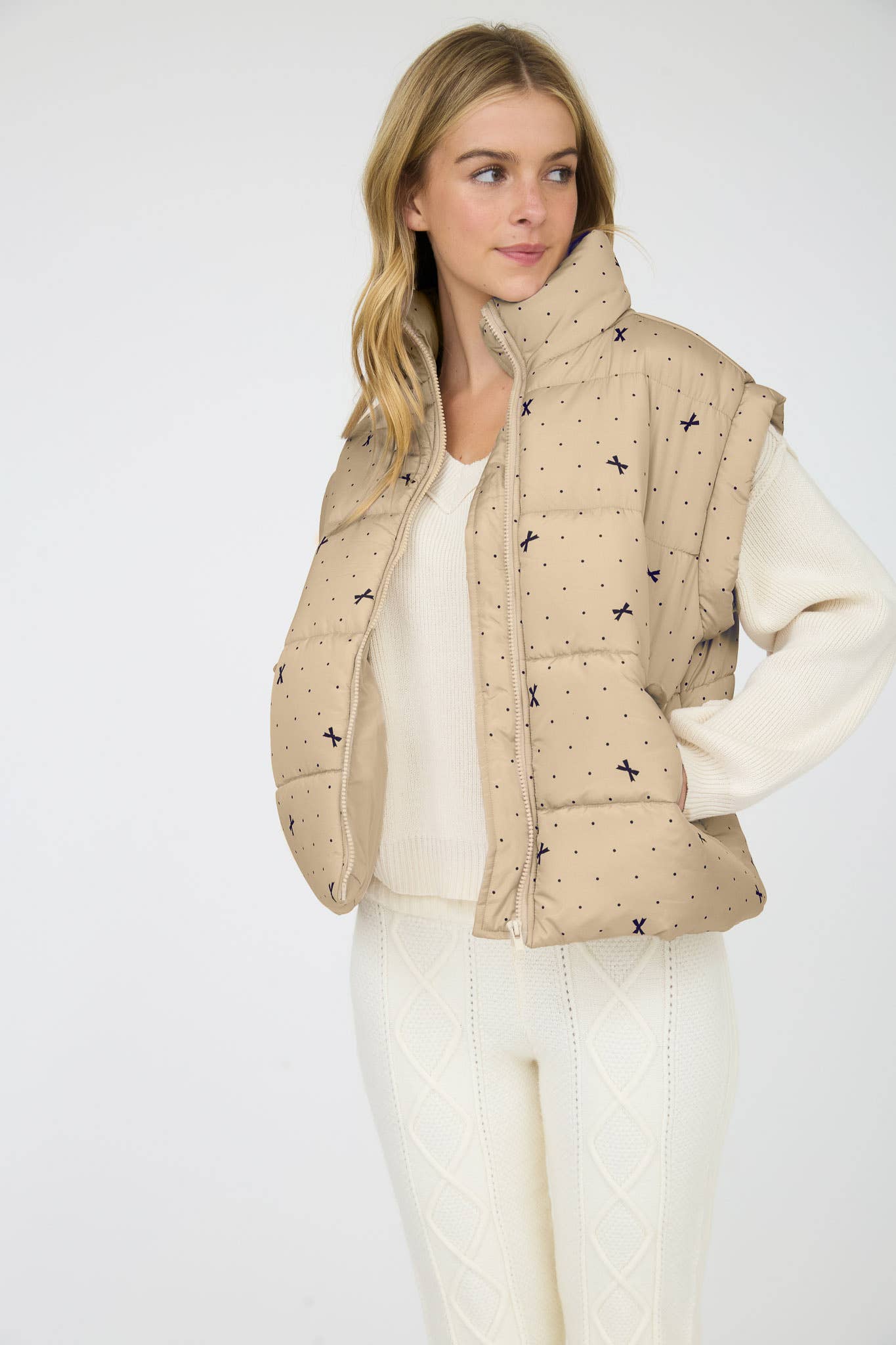POLKA DOT BOW PATTERN ZIP-UP PUFFER VEST