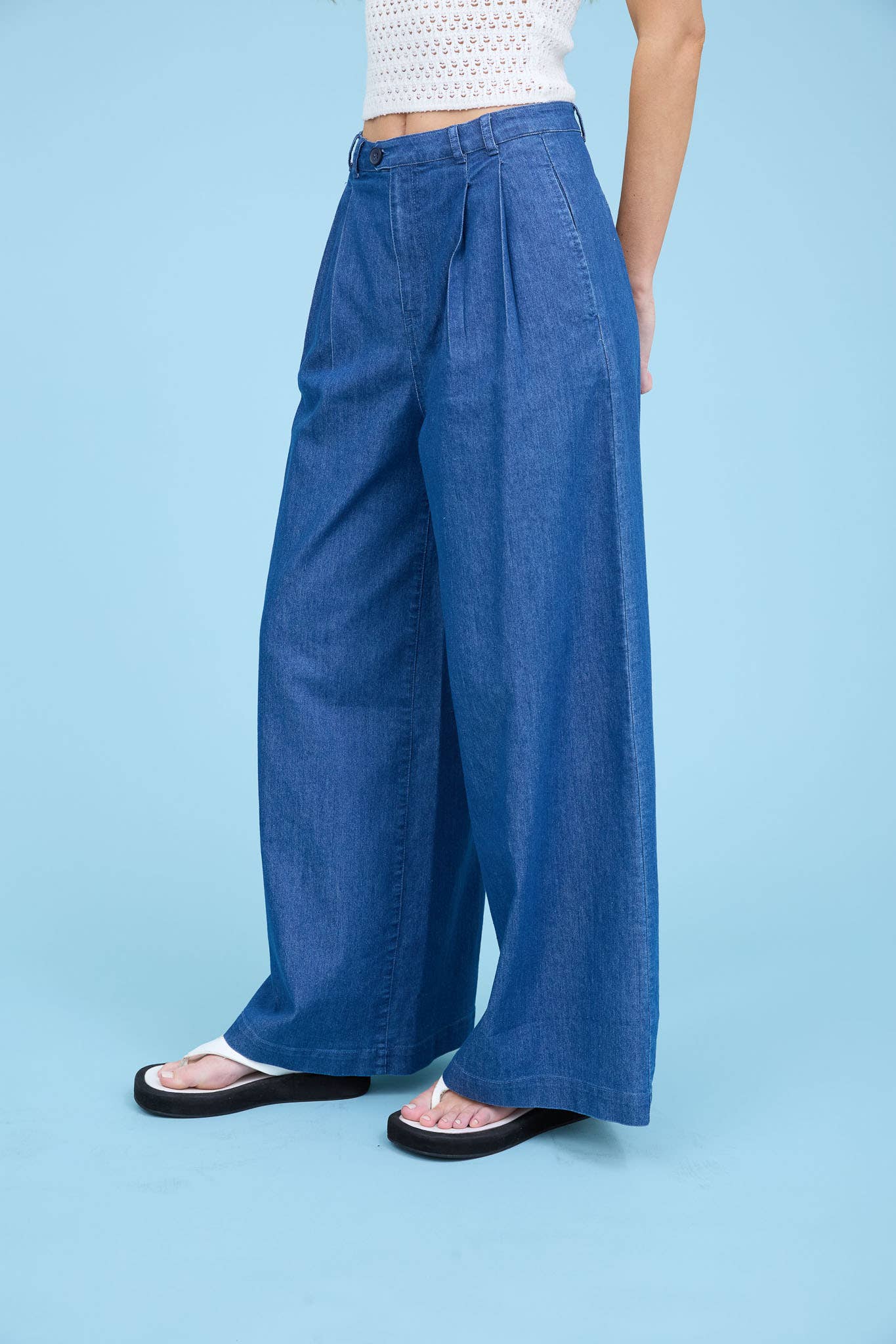 PLEATED WIDE LEG CHAMBRAY PANTS